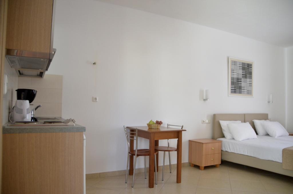 Alex Mike Apartman Ajía Ána Kültér fotó