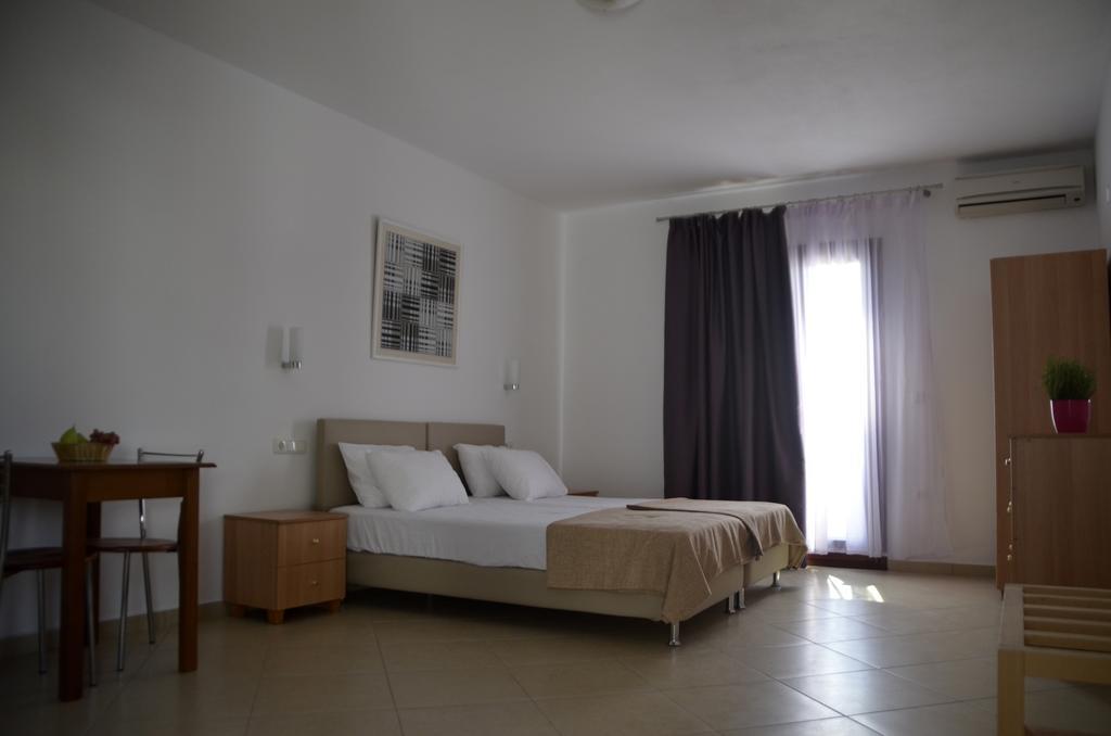 Alex Mike Apartman Ajía Ána Kültér fotó