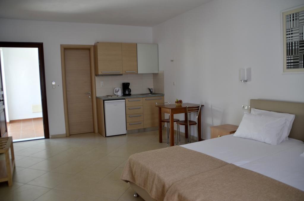 Alex Mike Apartman Ajía Ána Kültér fotó