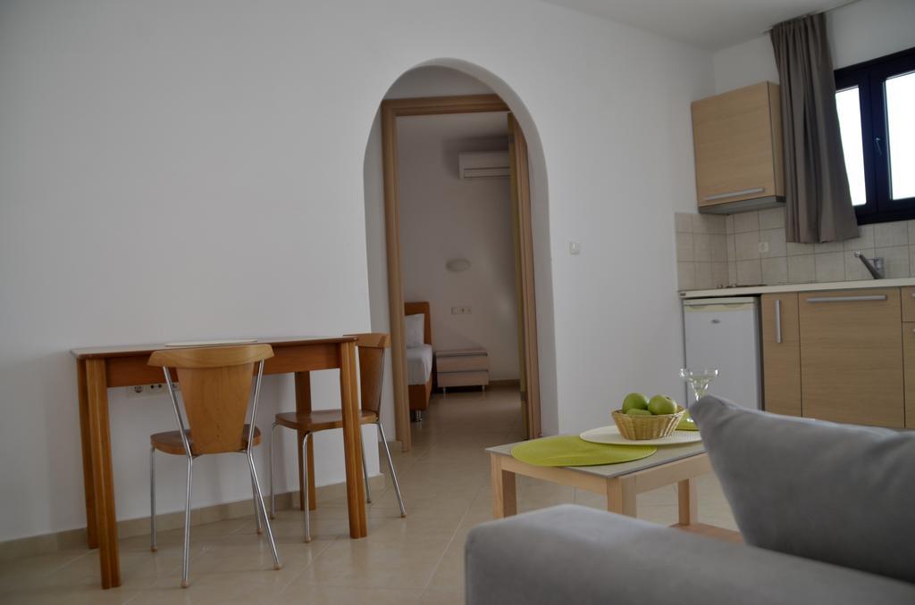 Alex Mike Apartman Ajía Ána Kültér fotó