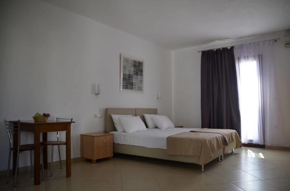 Alex Mike Apartman Ajía Ána Kültér fotó
